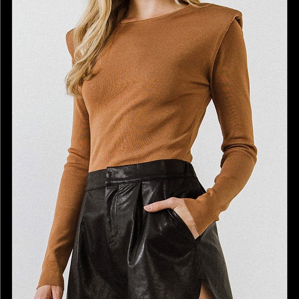 ENDLESS ROSE top